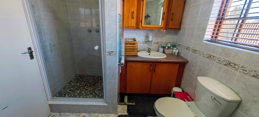 6 Bedroom Property for Sale in Mooivallei Park North West